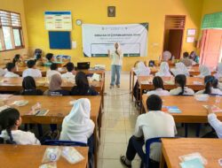 Kolaborasi Mahasiswa KKP UIN Mataram Dan Praktisi Kesehatan Dalam Membangun Kesadaran Anti Pernikahan Anak di SMPN 5 Narmada, Suranadi, Lombok Barat