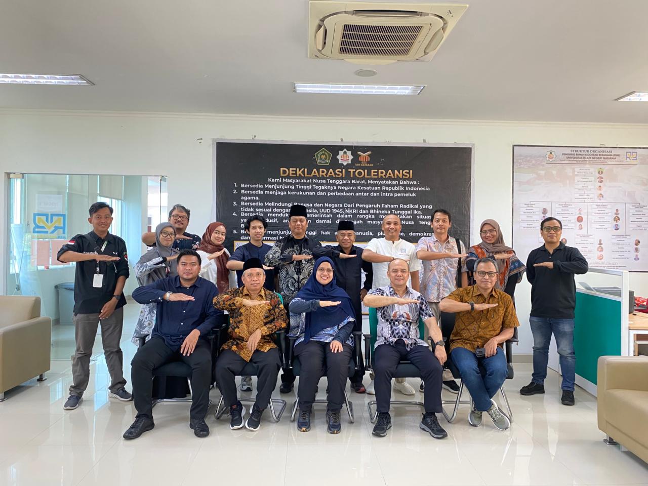 Foro : KETUA RMB UIN MATARAM, BNPT, BAPPENAS dan KESBANGPOLDAGRI